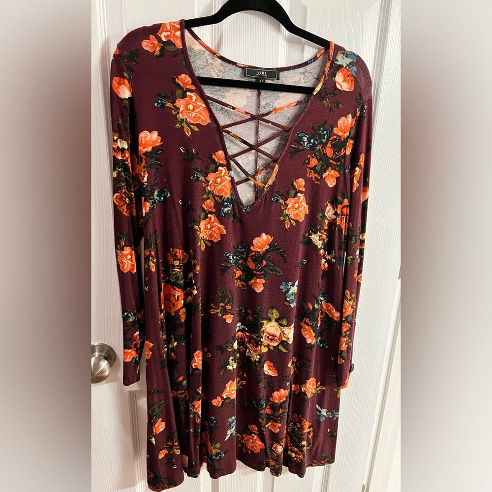 Vibe dress with floral design